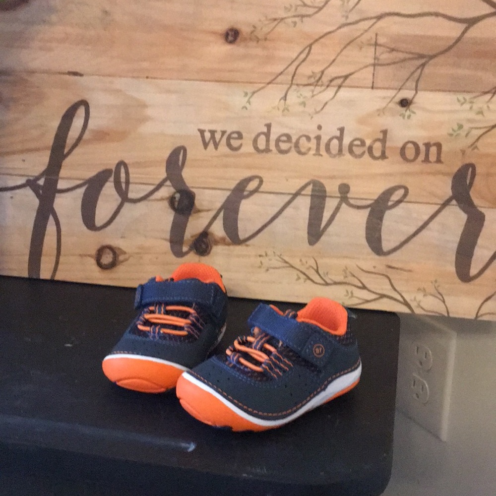 Boy’s stride rite sneakers size 3 infant/toddler.
